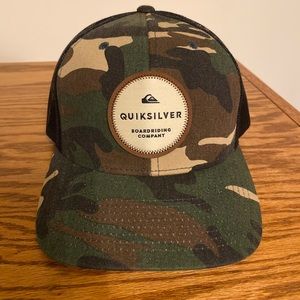 QUICKSILVER SNAPBACK HAT CAMO